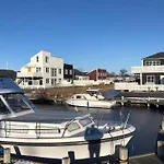 Hyggelig øer Maritime Ferieby Feriehus *
